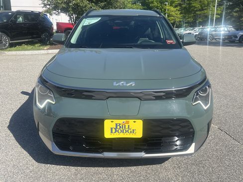 Used 2024 Kia Niro Wind w/ Wind Preserve Package FWD image 2