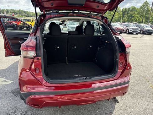 Used 2021 Nissan Kicks SR w/ Exterior Package FWD image 37