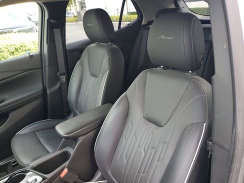 Used 2024 Buick Encore GX Avenir w/ Avenir Technology Package image 9