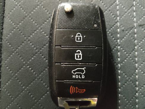 Used 2020 Kia Sorento FWD V6 image 32