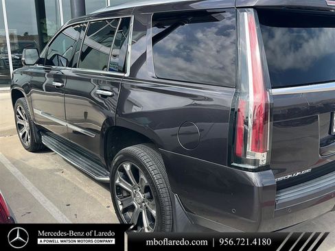 Used 2017 Cadillac Escalade 2WD image 1
