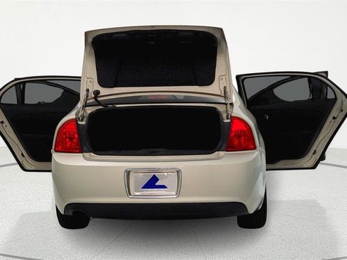 Used 2011 Chevrolet Malibu LT w/ Power Convenience Package image 7