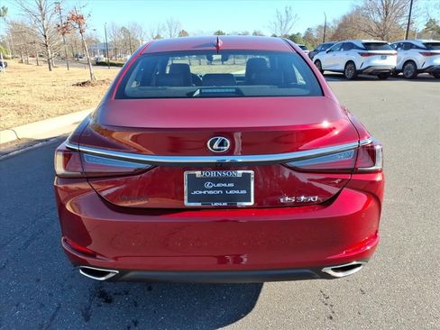 New 2025 Lexus ES 350 w/ Premium Package image 4