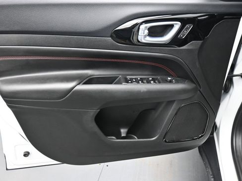 Certified 2023 Jeep Compass Trailhawk w/ Trailhawk Elite Group image 9