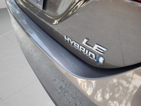 Used 2022 Toyota Camry LE image 32