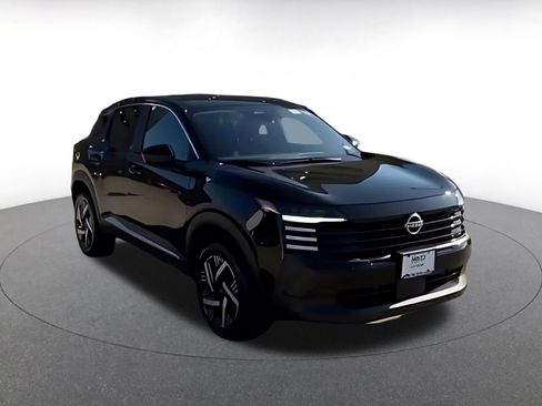 Used 2025 Nissan Kicks SV image 16