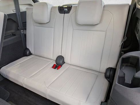 Used 2023 Volkswagen Tiguan SE FWD image 19