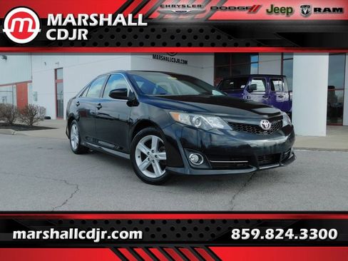 Used 2012 Toyota Camry SE image 1