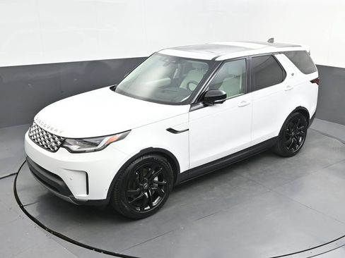 Used 2025 Land Rover Discovery S AWD/4WD image 11