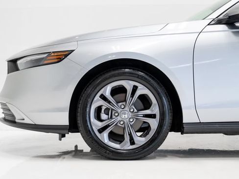 Used 2023 Honda Accord EX image 24