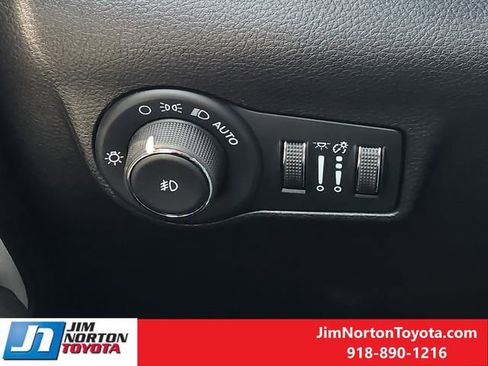 Used 2025 Jeep Compass Limited AWD/4WD image 22