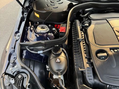 Used 2016 Mercedes-Benz E 350 4MATIC Sedan image 36