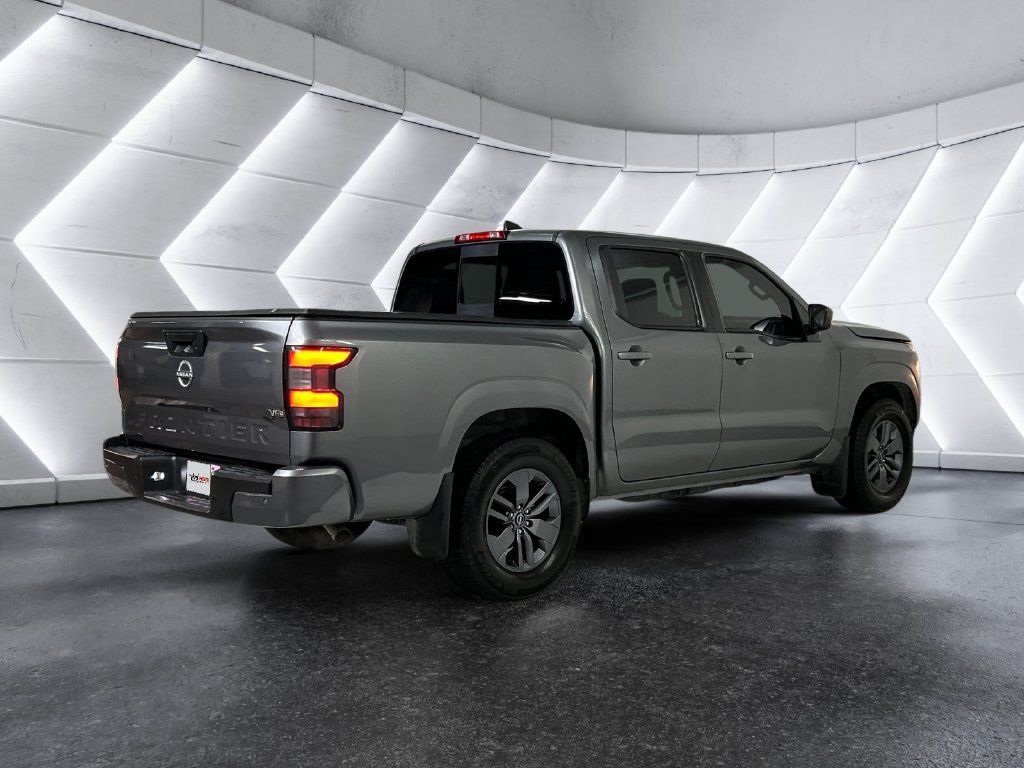 Used 2025 Nissan Frontier SV RWD image 4