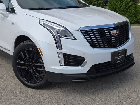 New 2025 Cadillac XT5 Luxury image 2