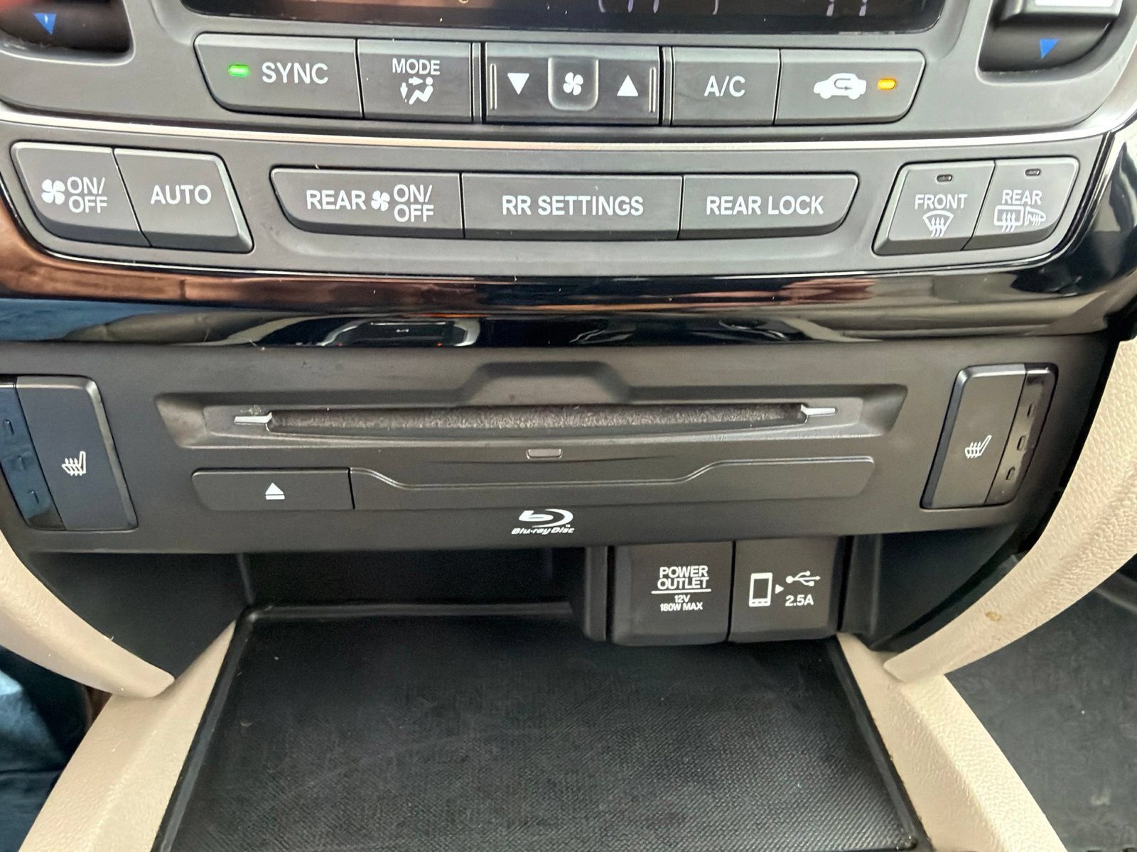 Used 2019 Honda Pilot Touring image 23