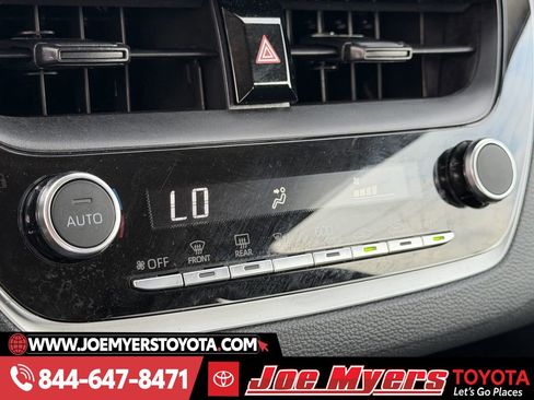 Used 2025 Toyota Corolla LE image 23