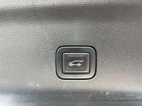 Used 2023 Cadillac Escalade Premium Luxury w/ Performance Package AWD/4WD image 13