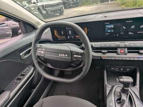 New 2026 Kia K4 FWD image 16