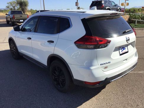Used 2017 Nissan Rogue S FWD image 3