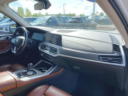 Used 2022 BMW X7 xDrive40i w/ Premium Package AWD/4WD image 29