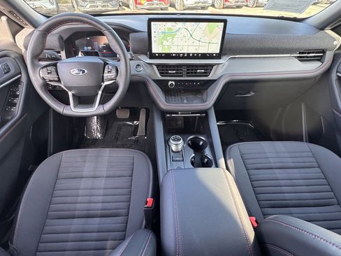 Used 2025 Ford Explorer ST-Line w/ Premium Package image 28