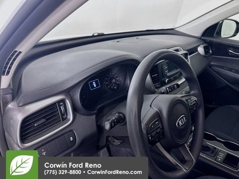 Used 2016 Kia Sorento LX AWD/4WD image 9