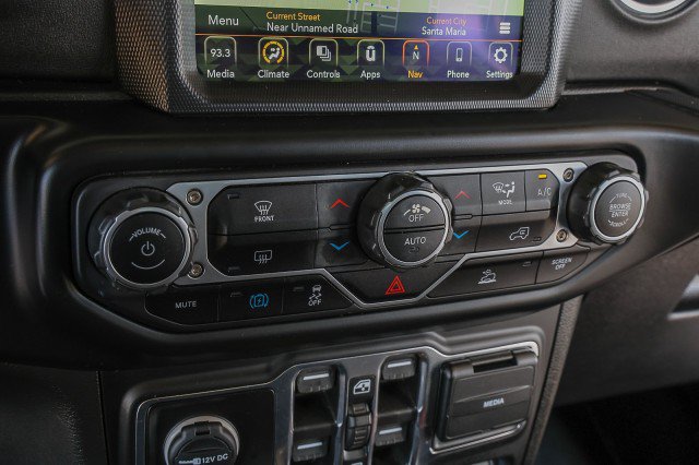 Used 2023 Jeep Wrangler Unlimited Rubicon 4xe AWD/4WD image 18