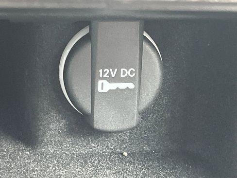 Used 2016 Chrysler 300 Limited w/ Driver Convenience Group image 30