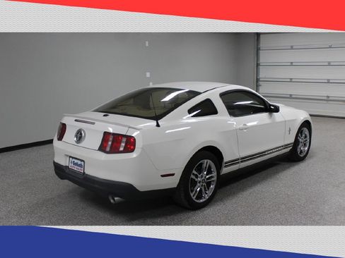 Used 2010 Ford Mustang Premium image 3