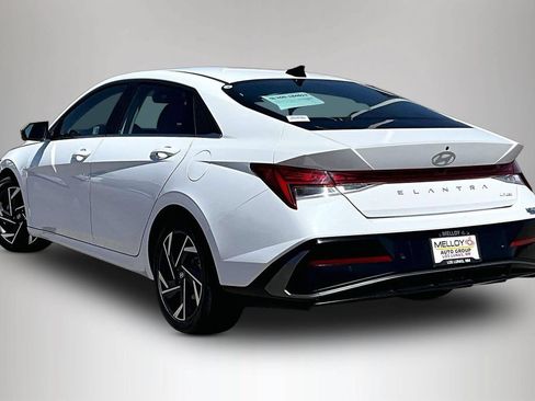 Used 2024 Hyundai Elantra Limited FWD image 4