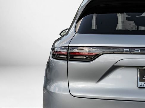 Used 2021 Porsche Cayenne image 52