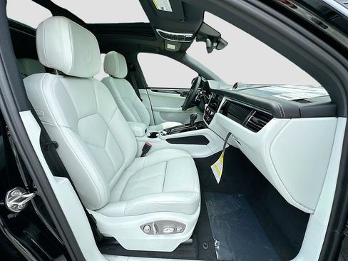 New 2026 Porsche Macan AWD/4WD image 30