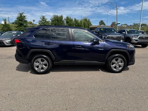 Used 2025 Toyota RAV4 XLE AWD/4WD image 9