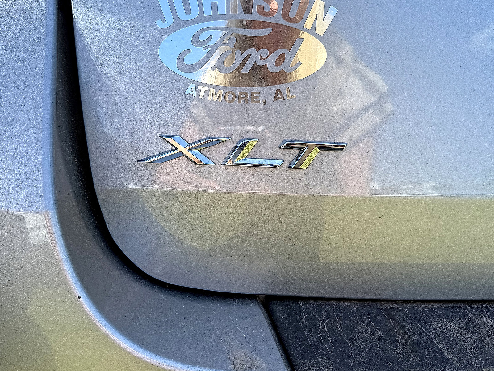 Used 2023 Ford Explorer XLT w/ Equipment Group 202A AWD/4WD image 10