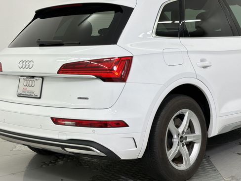 Used 2024 Audi Q5 2.0T Premium w/ Convenience Package AWD/4WD image 24