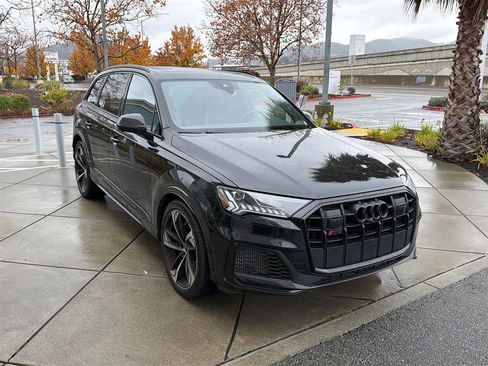 Used 2023 Audi SQ7 Premium Plus w/ Executive Package image 4