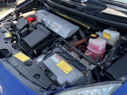 Used 2011 Toyota Prius Five image 32