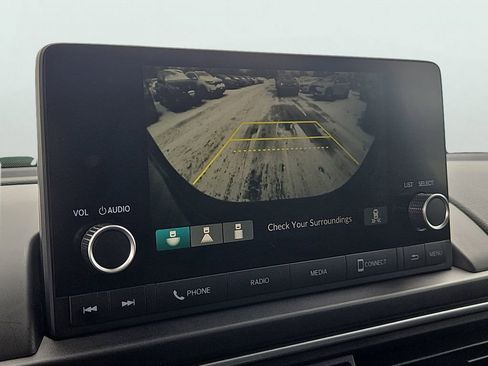 Used 2025 Honda Pilot Sport image 15