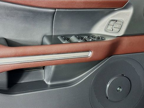 Used 2024 Ford Expedition Limited image 20