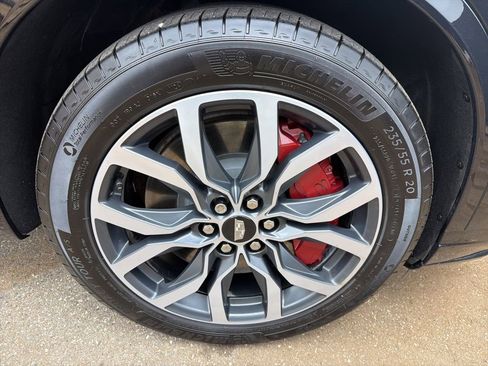 Used 2024 Cadillac XT6 Sport w/ Technology Package AWD/4WD image 35