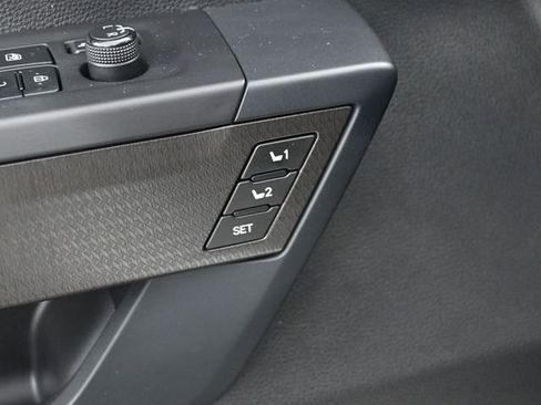 Used 2024 Chevrolet Silverado 1500 LT image 11