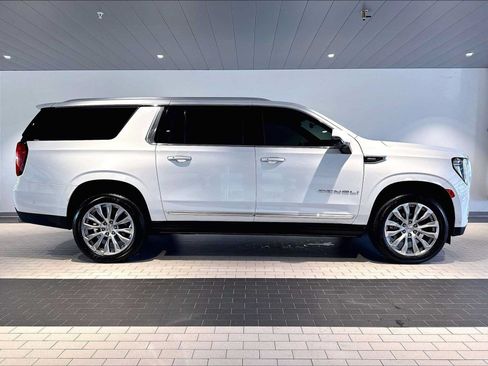 Used 2023 GMC Yukon XL Denali w/ Advanced Technology Package AWD/4WD image 11