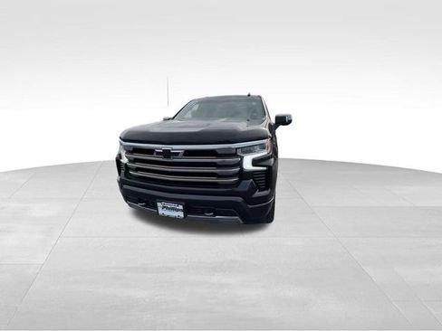 Certified 2022 Chevrolet Silverado 1500 High Country AWD/4WD image 3