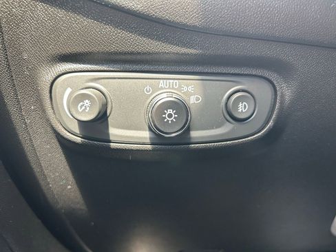 Used 2020 Chevrolet Equinox Premier image 18