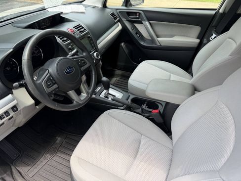 Used 2017 Subaru Forester 2.5i Premium AWD/4WD image 3