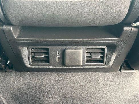 Used 2025 GMC Sierra 1500 SLT image 36