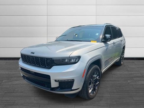 Used 2023 Jeep Grand Cherokee L Summit w/ Advanced Protech Group IV AWD/4WD image 7