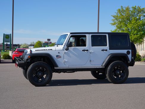 Used 2016 Jeep Wrangler Unlimited Sport AWD/4WD image 6