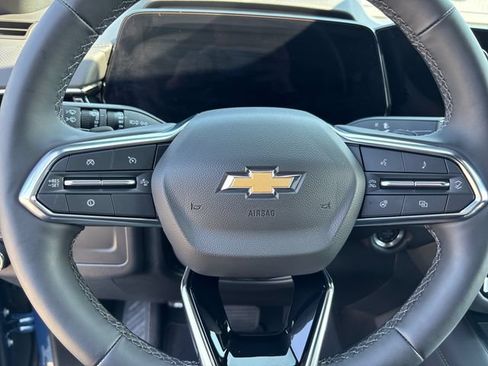 Used 2026 Chevrolet Suburban High Country AWD/4WD image 19