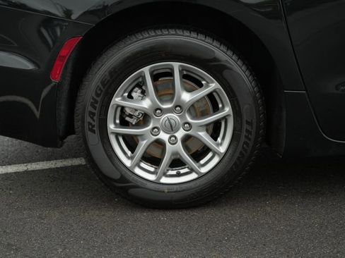 Used 2021 Chrysler Pacifica Touring FWD image 42